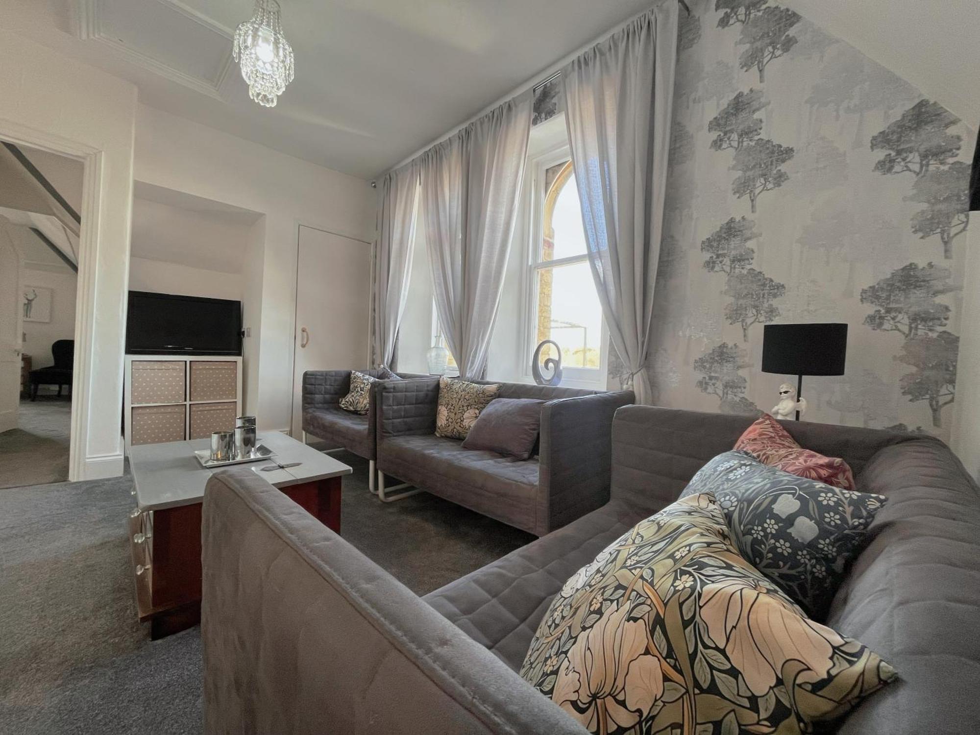 ברנסטייפל Exquisite 10 Bed Villa Hot Tub And Games Room מראה חיצוני תמונה